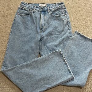 Abercrombie 90s Relaxed Jean High Rise